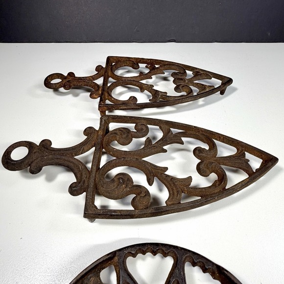 VTG Cast Iron Trivets Ornate Primitive Farmhouse Kitchen Décor Rustic Set of 3 - Picture 7 of 13